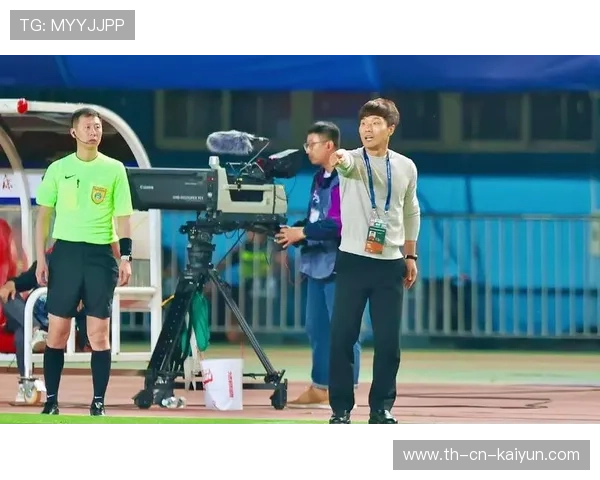 现场采访：球员、教练和球迷的心声，球迷采访视频